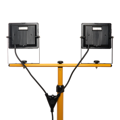 Прожектор на штативе FERON LL-503